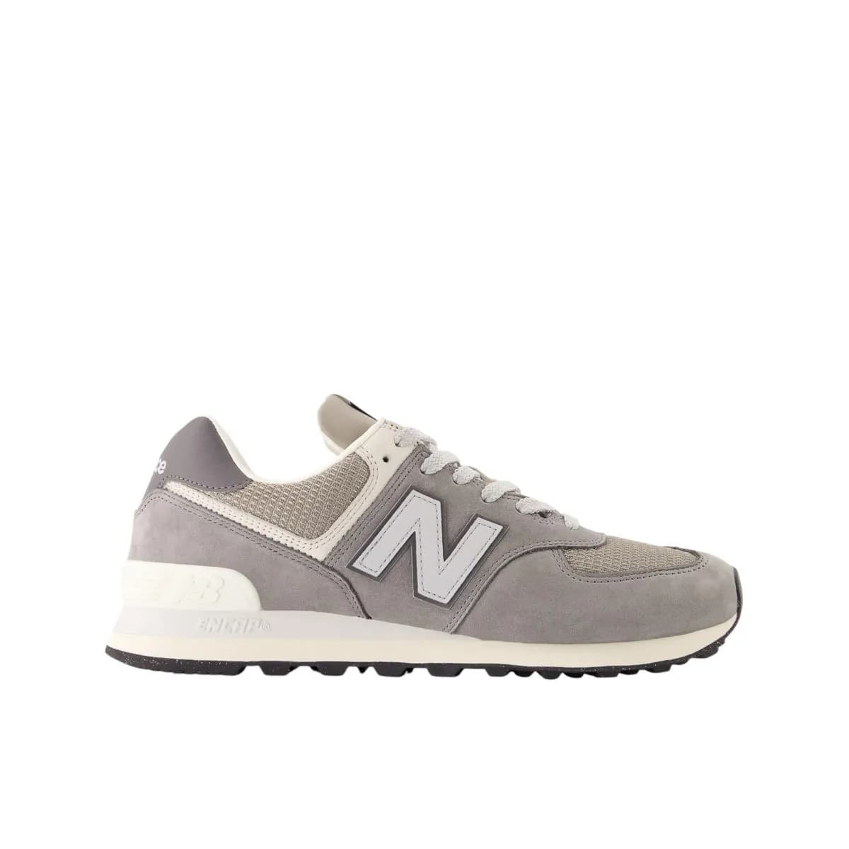 New Balance 574 tampak depan